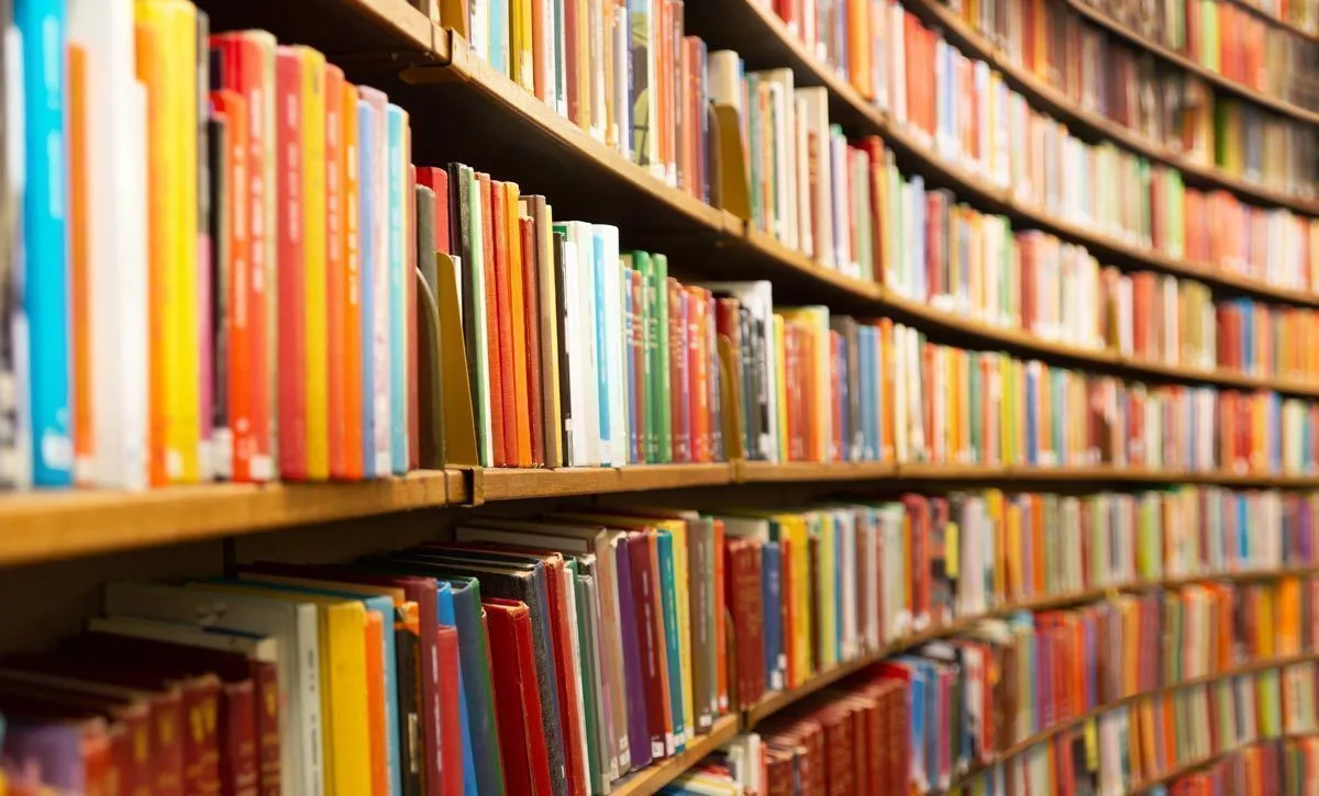 Rayonnage de livres automobiles